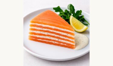 Räucherlachs-Schichttorte mit Frischkäse